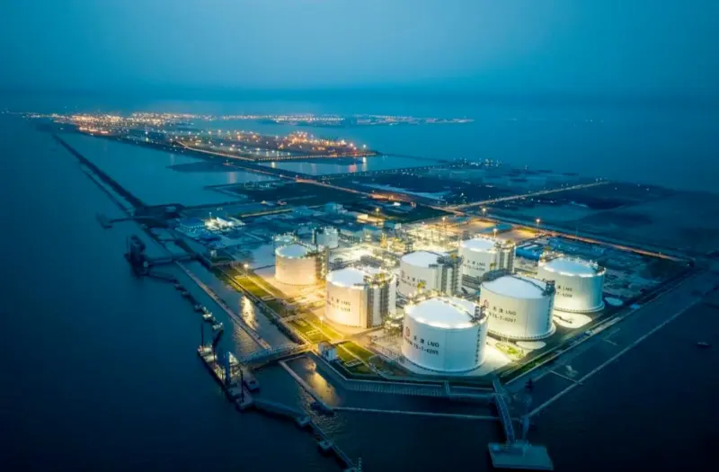 Impulsar la renovación de antiguas instalaciones petroquímicas y químicas